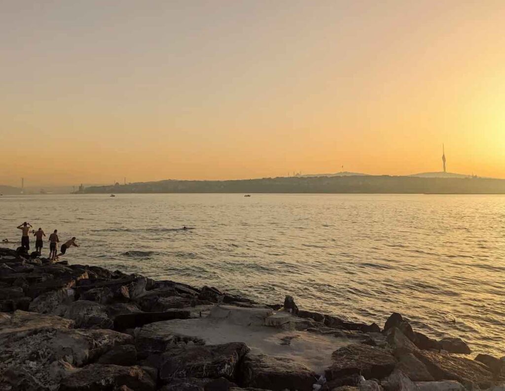 Bosporus Strait, Istanbul sunrise - awe running route