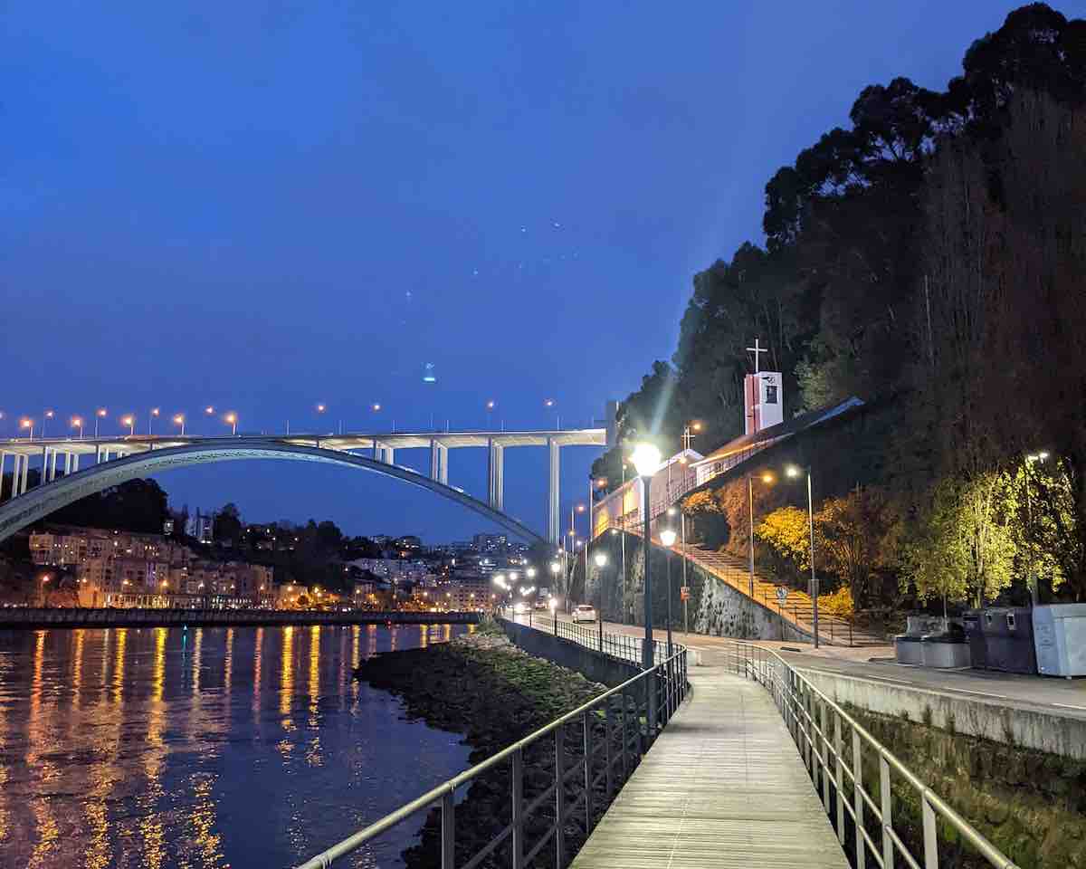 A Nighttime Jog Along the Porto Waterfront, Illuminated by Street Lights